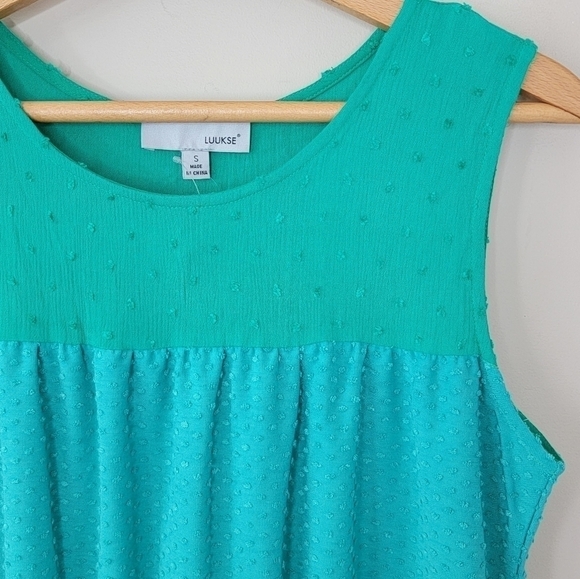 NWT Luukse | Green Textured Tank Top Size Small - Picture 5 of 5